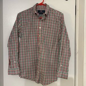 Vineyard Vines boys large Whale Shirt in holiday green and red